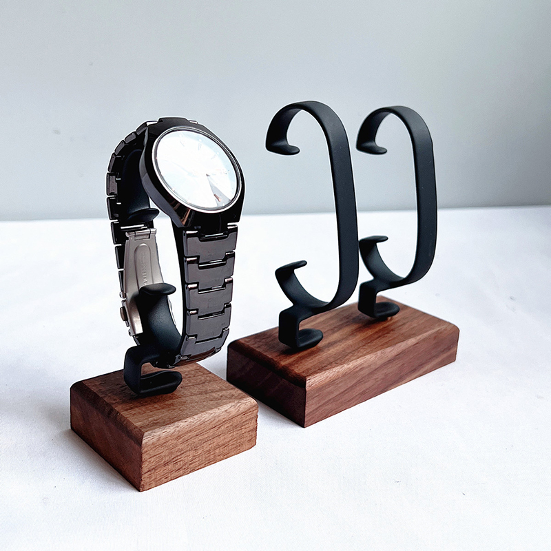 나무 C자형 시계 거치대, 팔찌, 반지, 귀걸이 등을  - Jewelry And Watches Inc 리뷰 및 가격